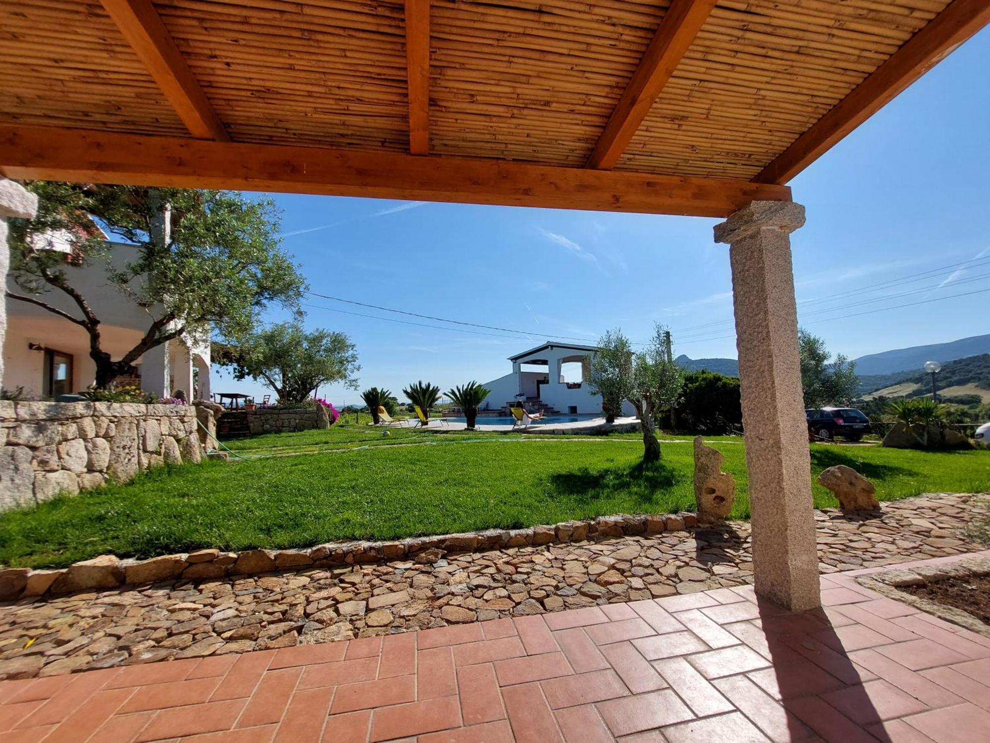 Agriturismo B&B Domo De Resteblas Berchidda Eksteriør bilde
