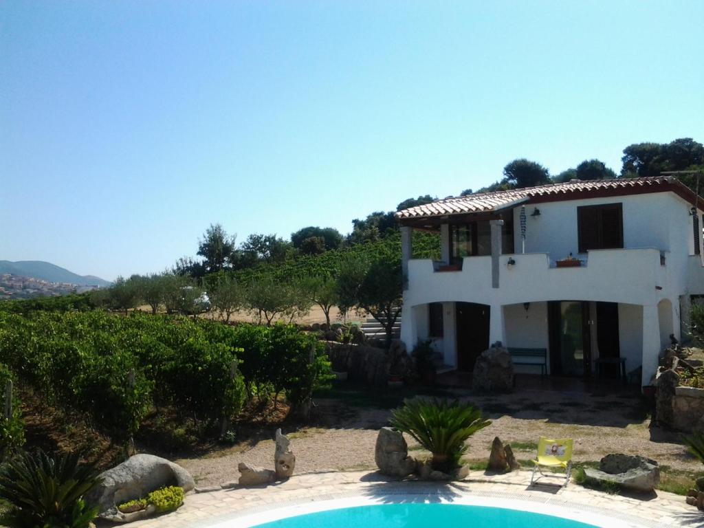 Agriturismo B&B Domo De Resteblas Berchidda Eksteriør bilde