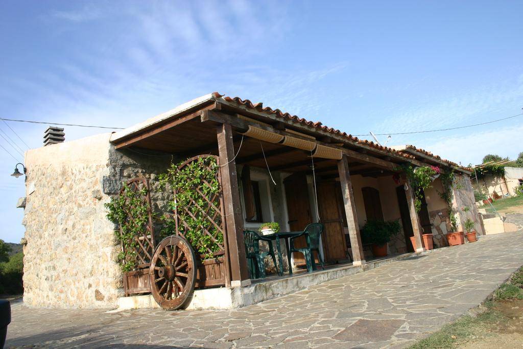 Agriturismo B&B Domo De Resteblas Berchidda Eksteriør bilde