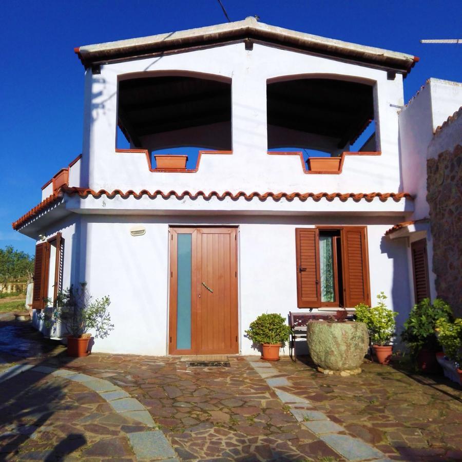 Agriturismo B&B Domo De Resteblas Berchidda Eksteriør bilde